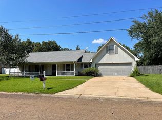 64 Hardy Pl, Columbus, MS 39702