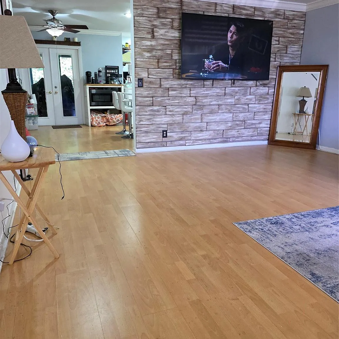 2 bed, 2.5 bath, 1384 sqft, $2,500 — Photo 2
