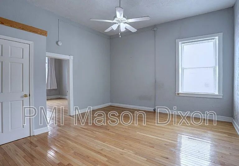 632 S Broadway #200 — Photo 6