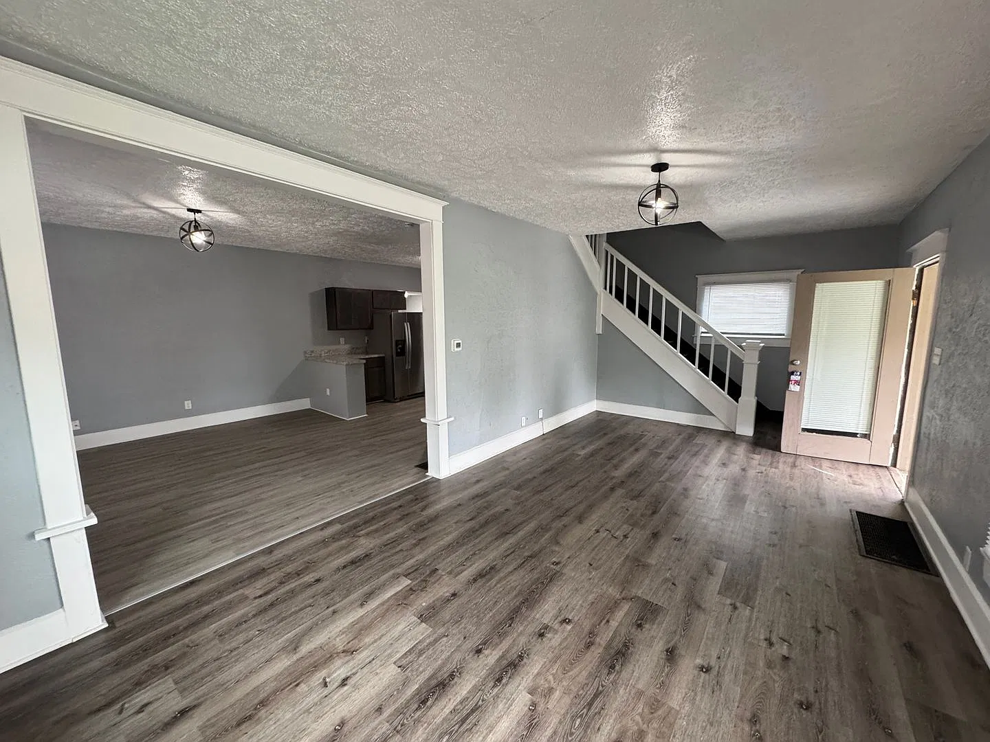 Rivoli Park 2 Beds 1.5 Bath — Photo 3