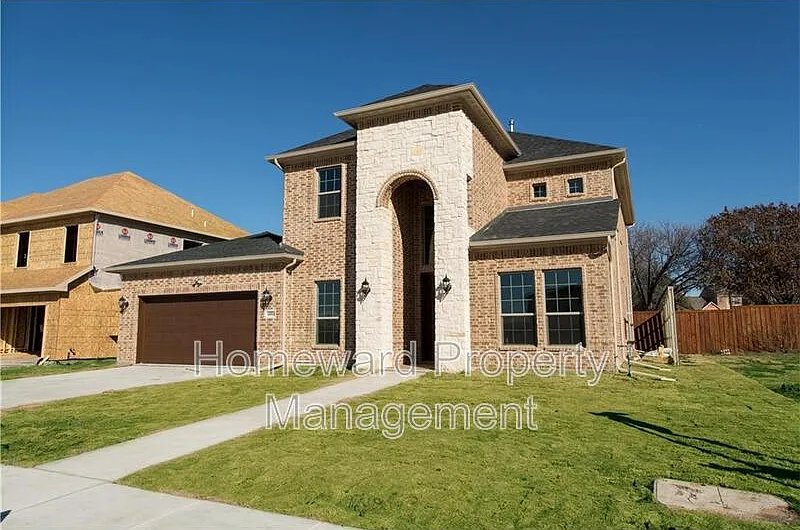 5 bed, 3.0 bath, 3395 sqft, $3,500 — Photo 2