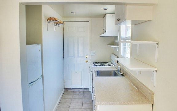 3rd image of 2303 Portola Dr APT 2
