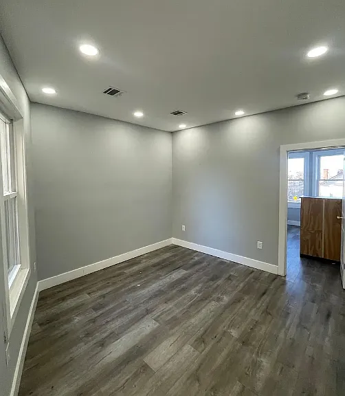 467 Ferry St #1 — Photo 3