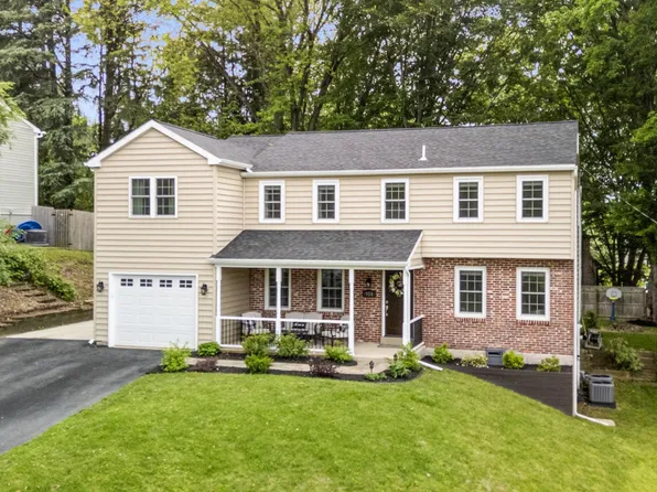 914 Baylowell Dr, West Chester, PA 19380