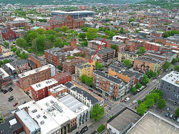 2nd image of 20 W 12th St Unit 401-A