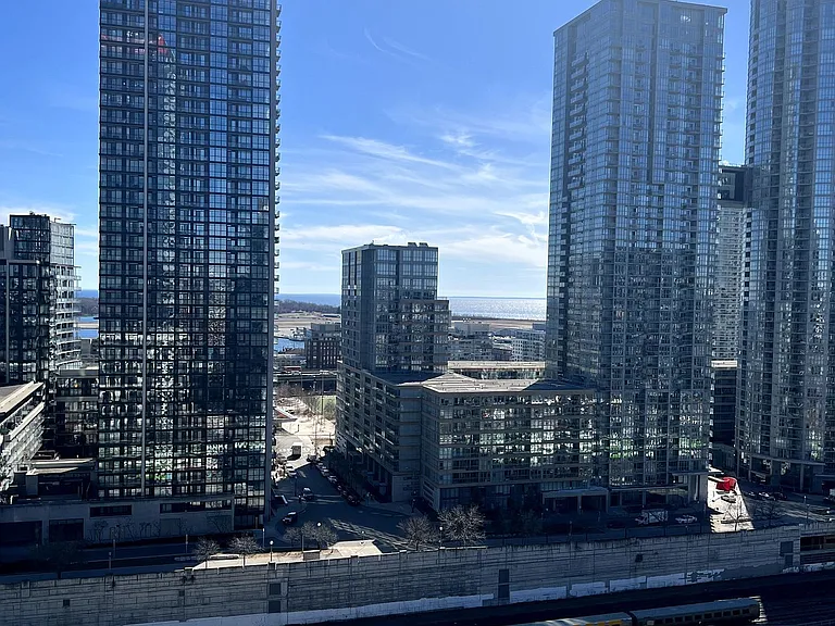 470 Front St W #1113 — Photo 21