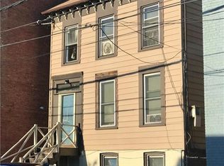 34 Chambers St, Newburgh, NY