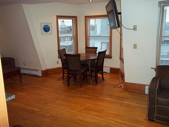 4th image of 45 W Grand Ave