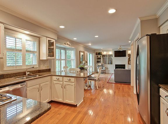 5th image of 1601 Virginia Ave