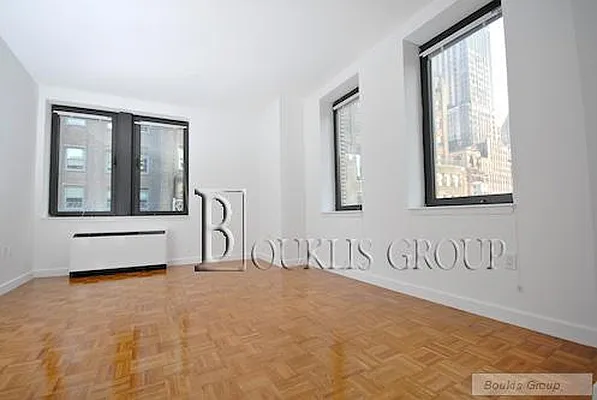 Rented by Bouklis Group | media 11