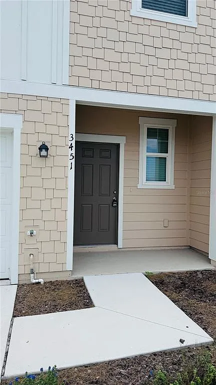 3 bed, 2.5 bath, 1480 sqft, $1,800 — Photo 2