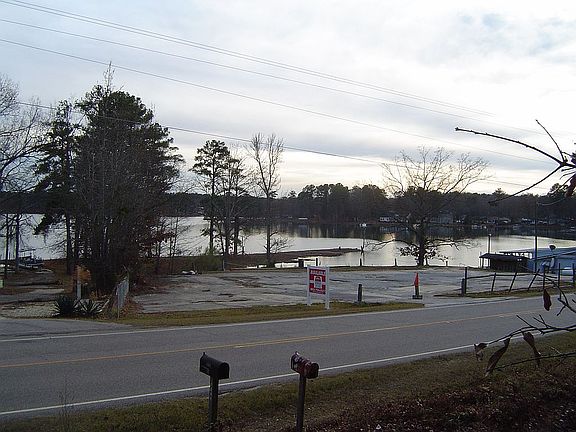 3rd image of 645 Newberry Dr