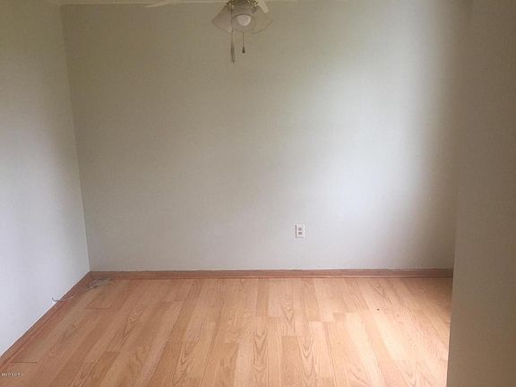 2nd image of 605 Sherwood St