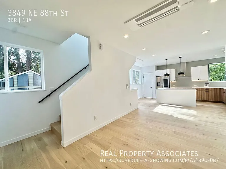 3849 NE 88th St — Photo 20