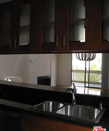 4th image of 1414 Greenfield Ave APT 308
