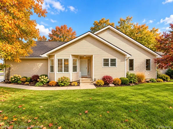 9409 Linda Dr, Davison, MI 48423