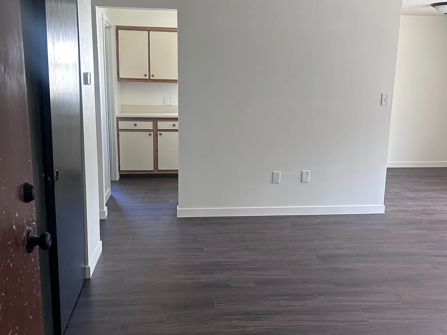 109 W Tara Ct - C — Photo 4