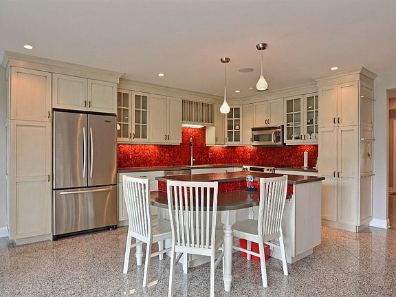 3rd image of 3008 Nassau Dr