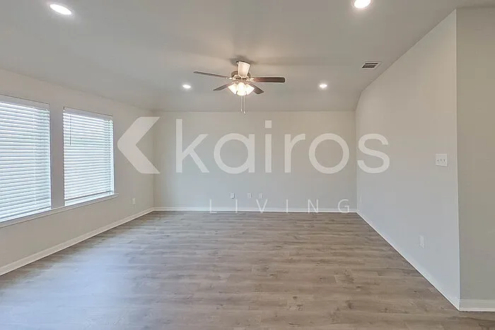 108 Santiago Ct — Photo 9