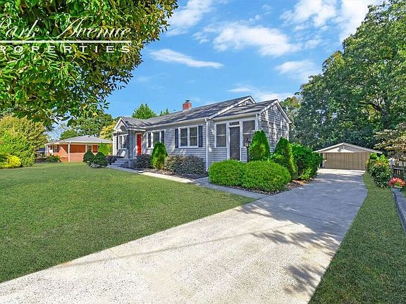 3rd image of 115 Crest St