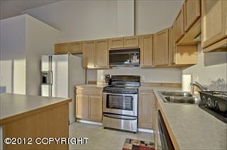 3rd image of 17065 Bowen Cir