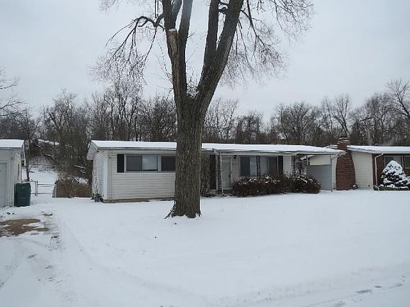 3rd image of 1570 Champlin Dr