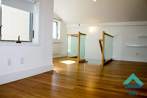 Rented by EXR | media 16