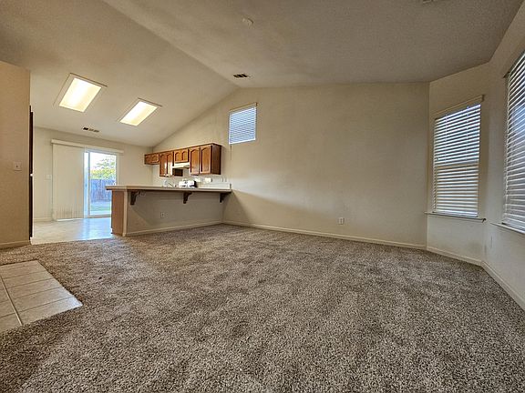 3rd image of 2033 N Virginia Court