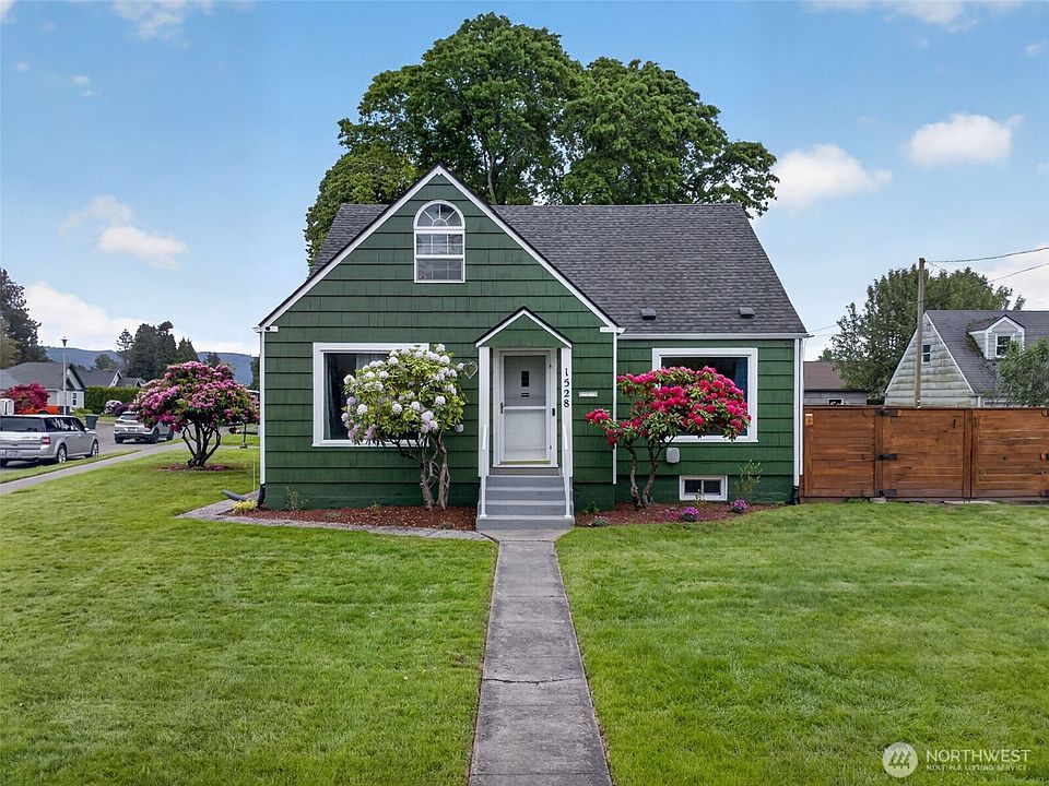 1st image of 1528 7th Avenue