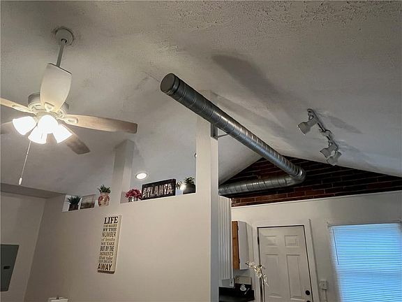 5th image of 1115 Shelby Pl SE #B