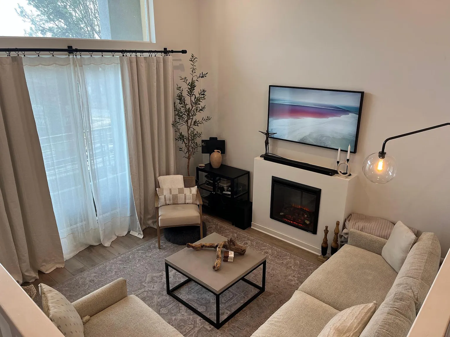 4 bed, 3.5 bath, 1853 sqft, $5,495 — Photo 4