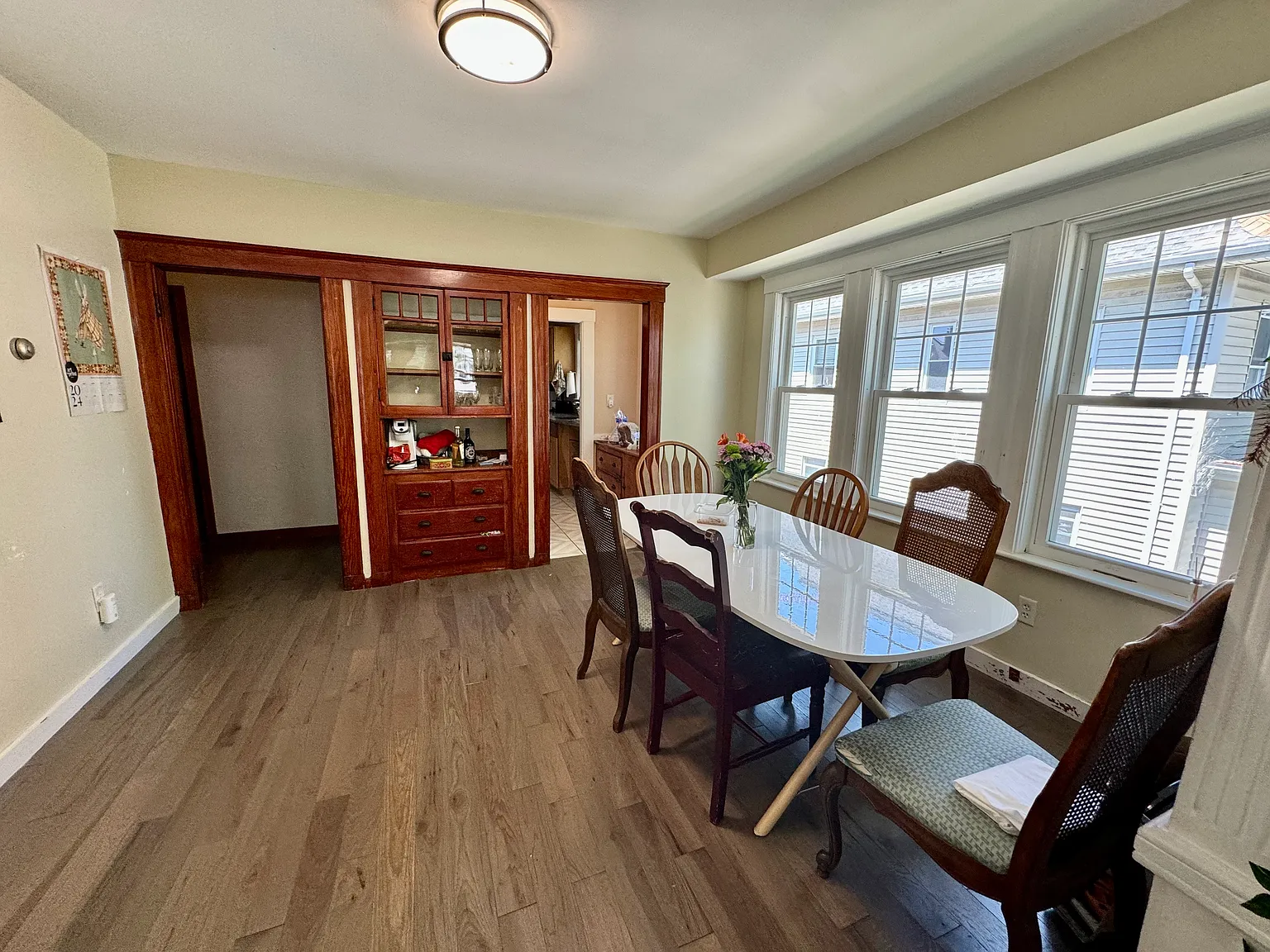 3 bed, 2100 sqft, $3,200 — Photo 4