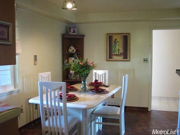 5th image of 2174 Sarazen Ave