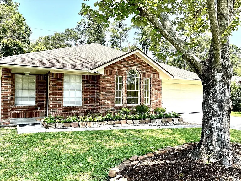 4219 Hermitage Hollow Ln — Photo 1