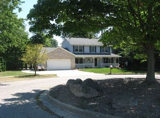 1205 Burlington Dr, Grand Ledge, MI 48837
