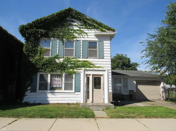 110 S Water St, Marine City, MI 48039