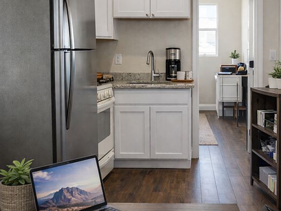 5th image of 1906 E Yandell Dr APT 3