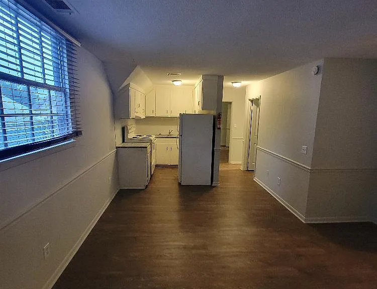 19 W Grady St #9 — Photo 5