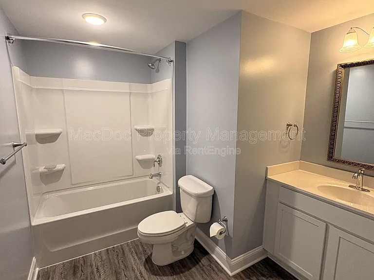 10802 Cedar Creek Dr — Photo 30