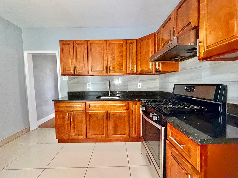 1531 Cottman Ave — Photo 18