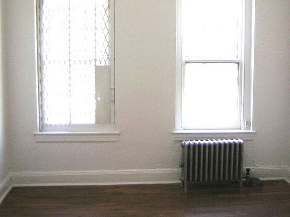 3rd image of 141 Essex St APT 4A