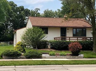 452 Broadacre Ave, Clawson, MI 48017