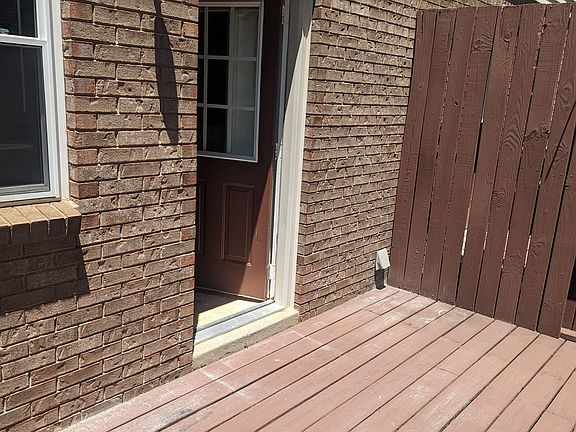 2nd image of 521 Hietts Ln APT 2