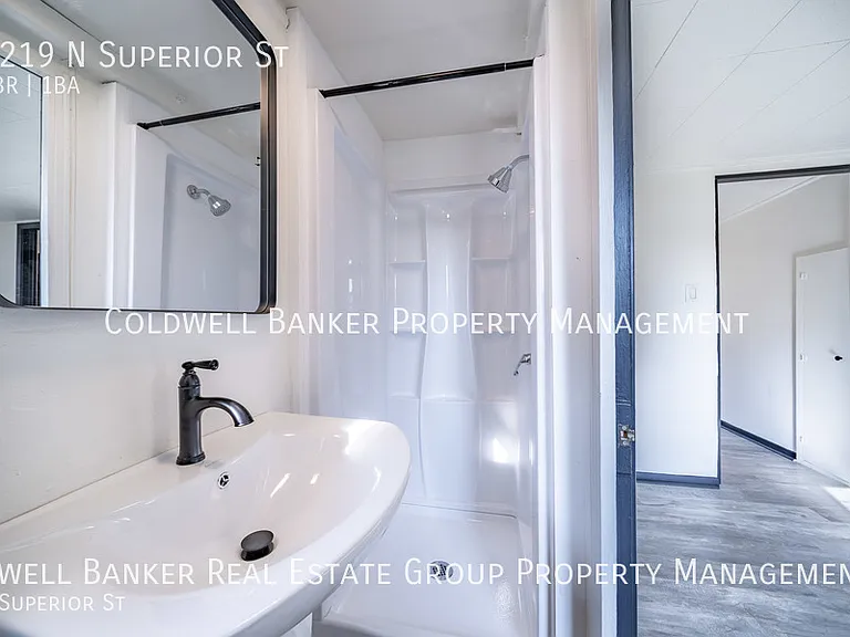 2219 N Superior St — Photo 8