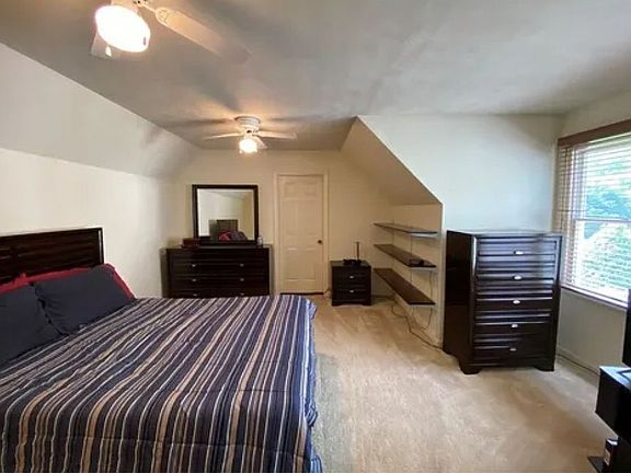 Upstairs bedroom 