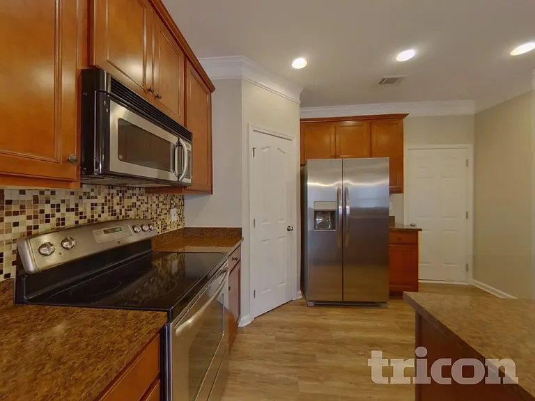 510 Norwell Ln — Photo 5