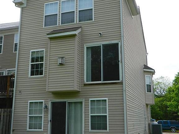 3rd image of 850 Monet Dr