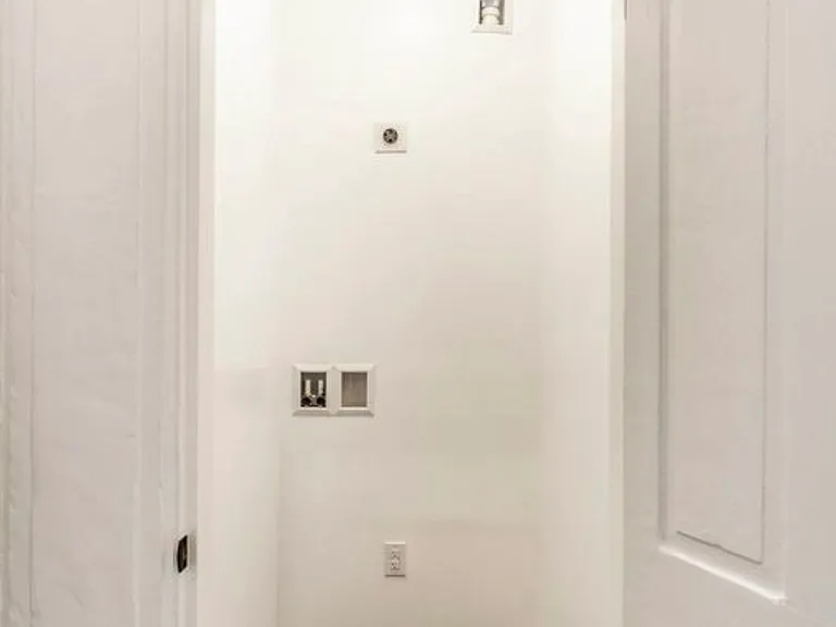 433 S Prince St — Photo 36