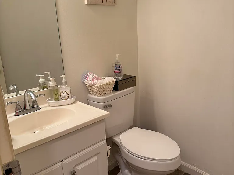 2181 NE 67th St #605 — Photo 11