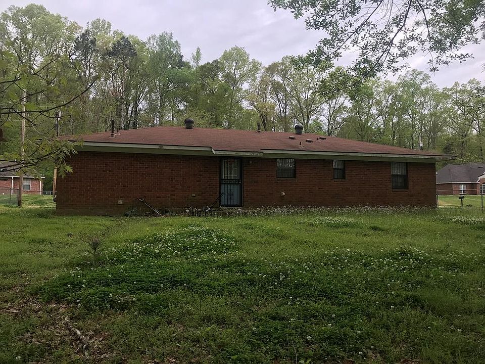 2nd image of 110 Whitney Dr